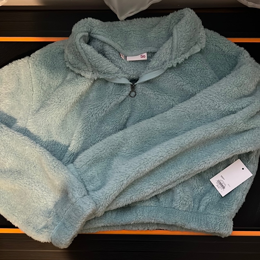 NWT kohls blue cropped sweater